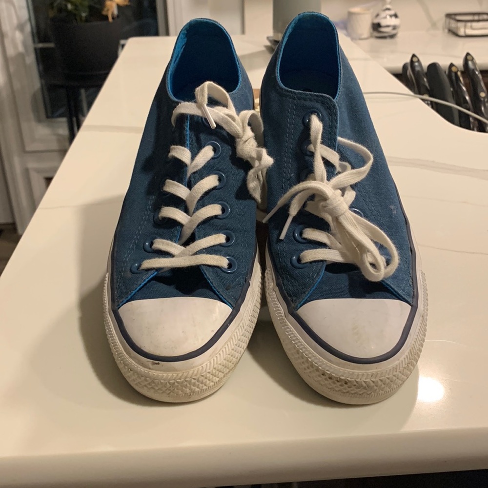 Like new Converse All Stars low top shoes Sea Blue colored